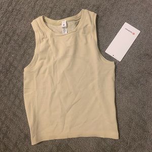 Lululemon size 2 tank